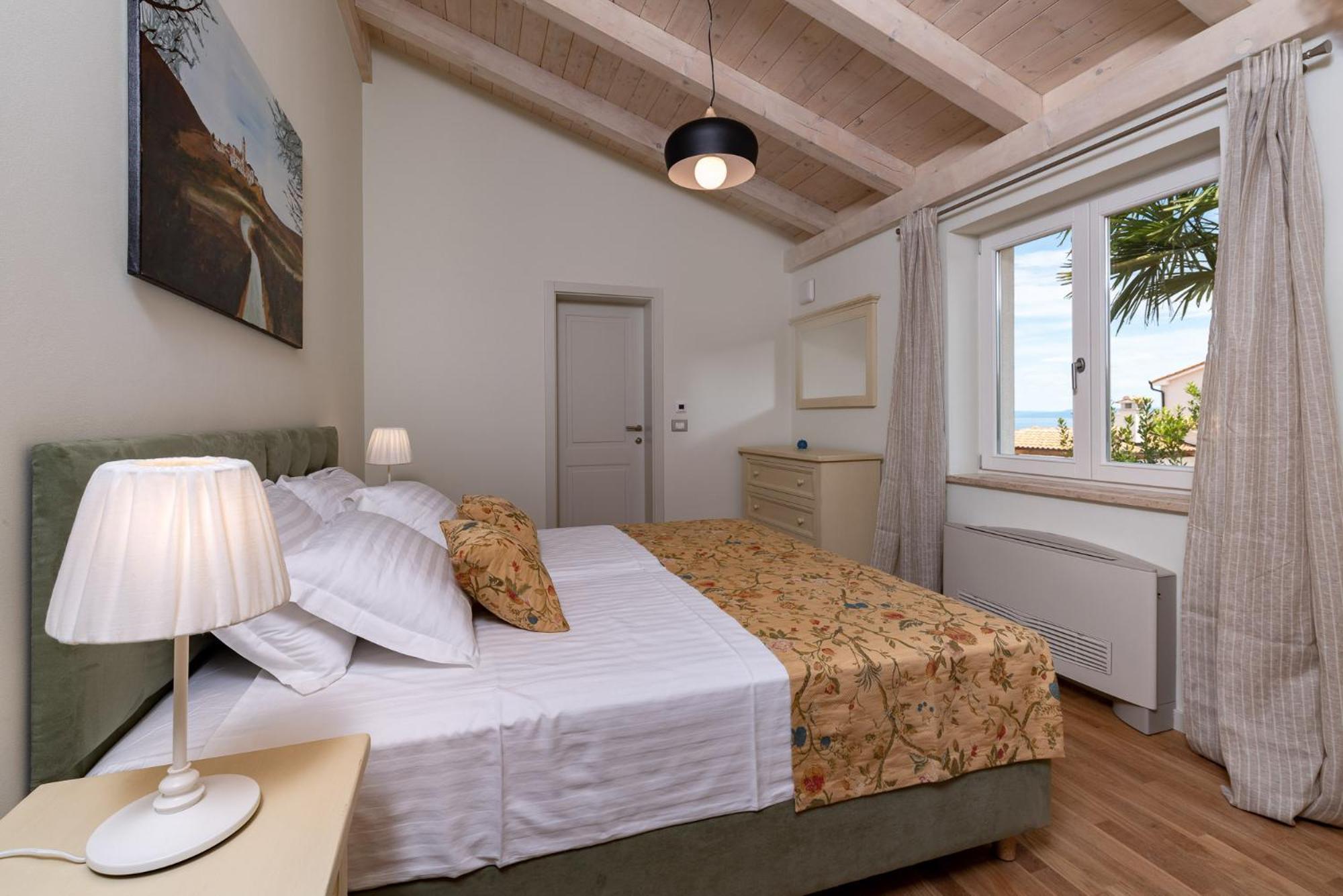 Mirana Luxury Villas Kavran Room photo