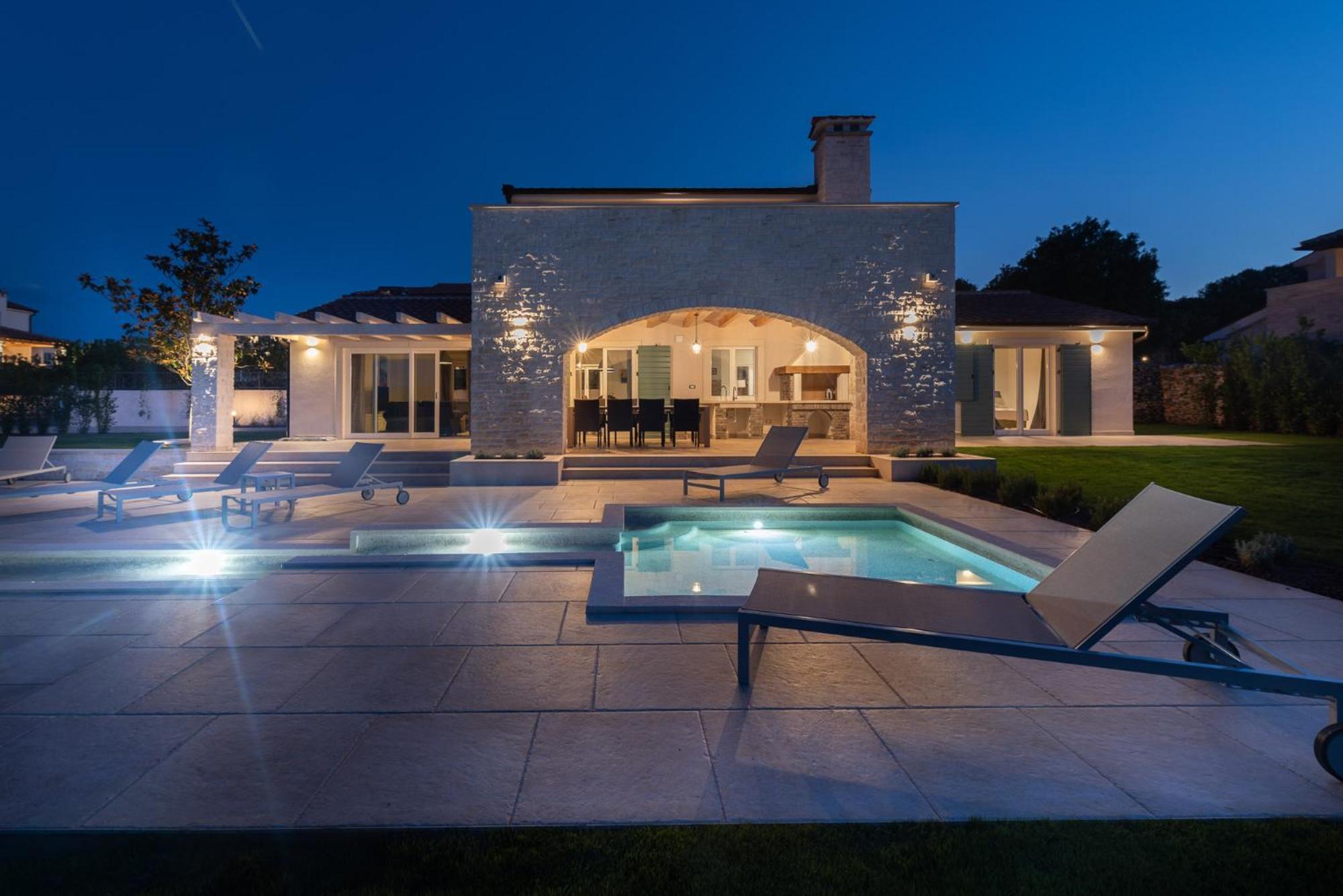 Mirana Luxury Villas Kavran Room photo