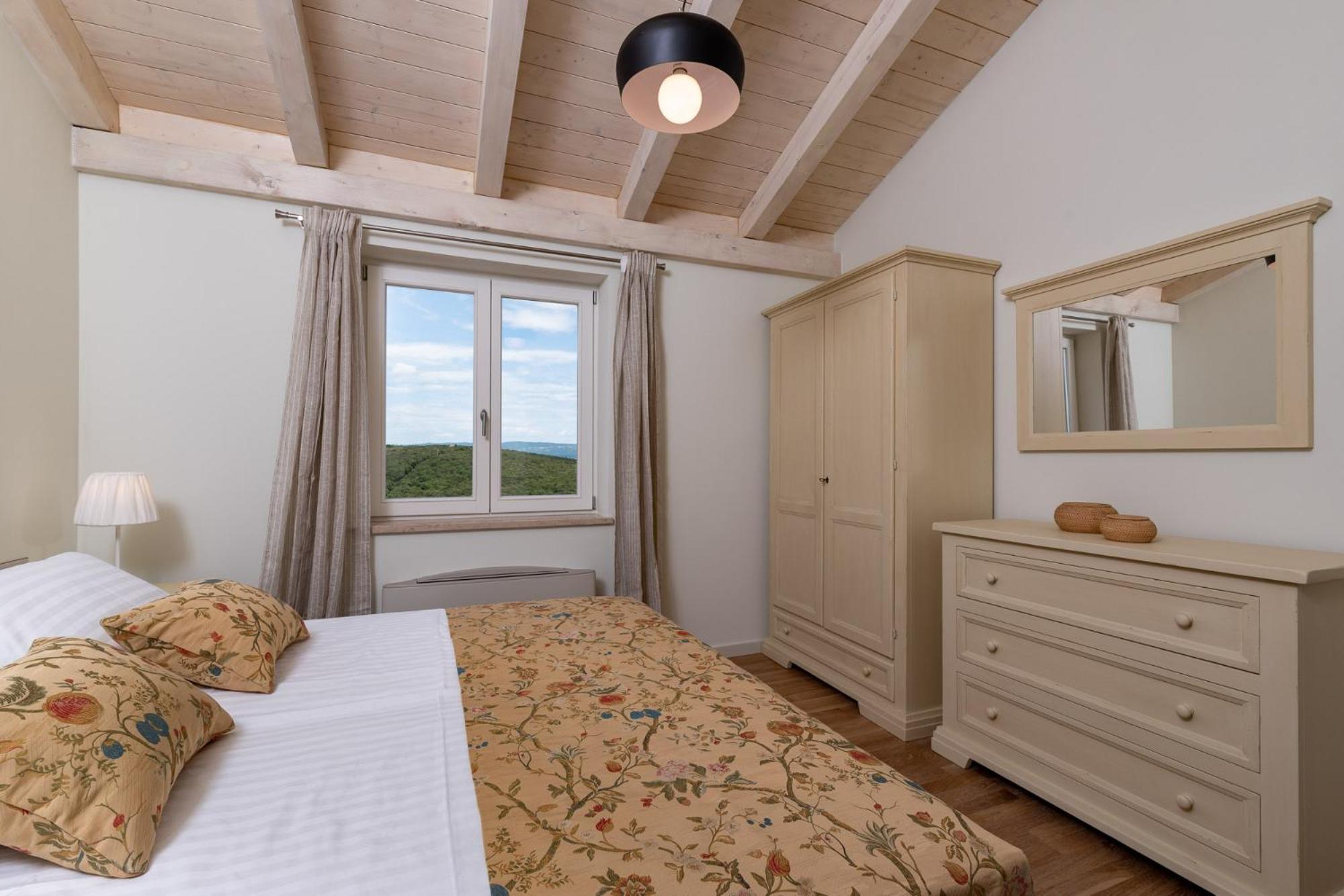Mirana Luxury Villas Kavran Room photo