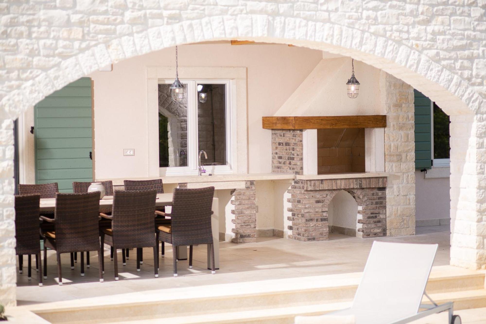 Mirana Luxury Villas Kavran Room photo