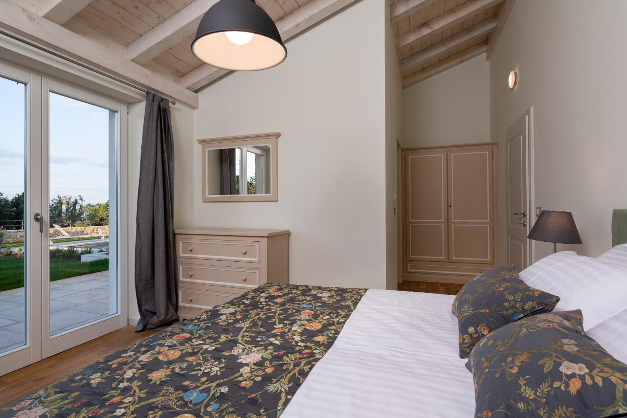 Mirana Luxury Villas Kavran Room photo