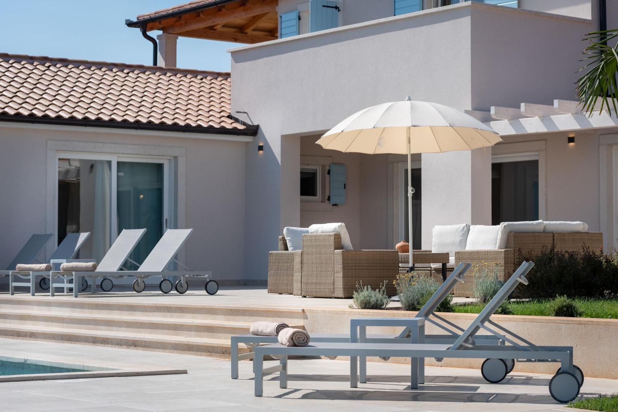 Mirana Luxury Villas Kavran Room photo