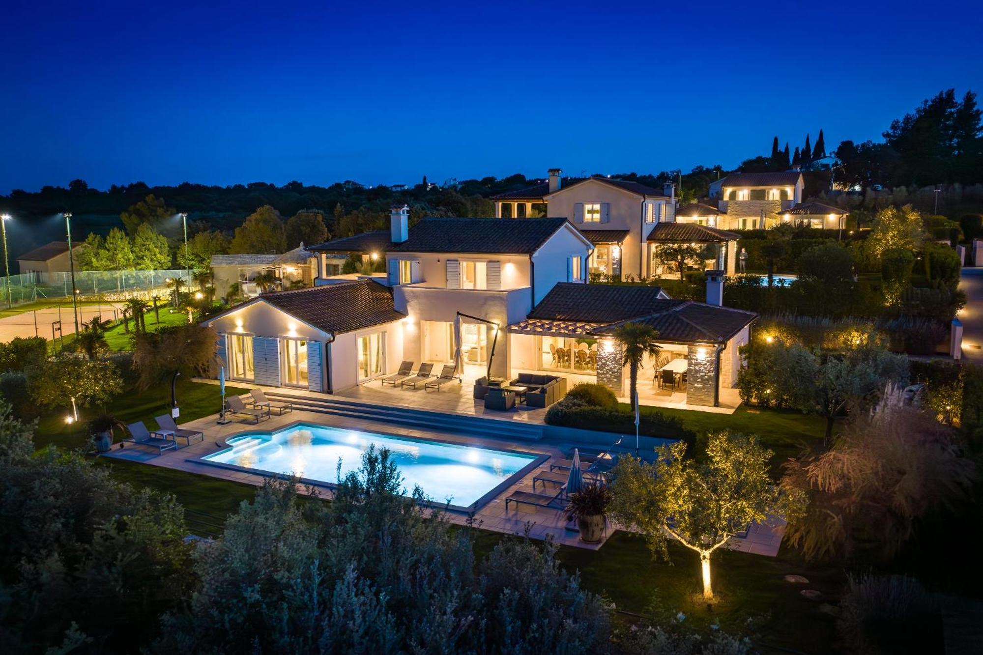 Mirana Luxury Villas Kavran Exterior photo